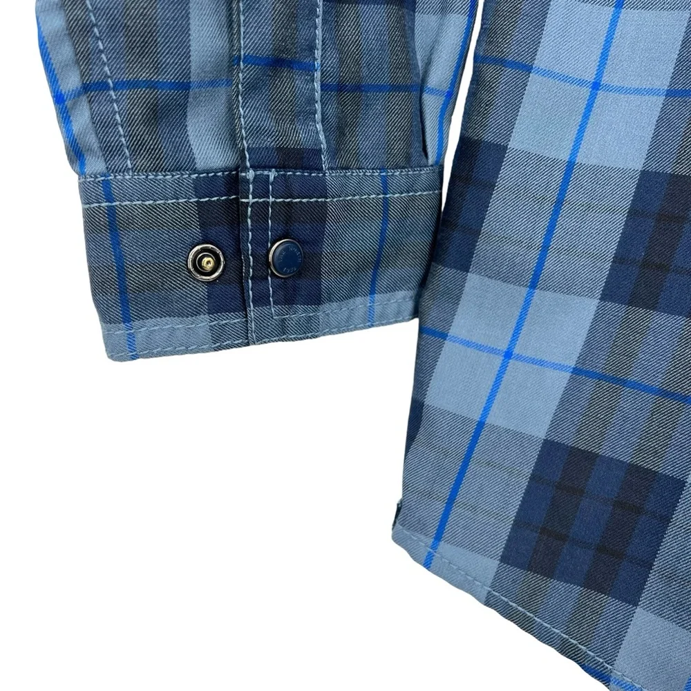 The North Face Blue Plaid Long‎ Sleeve Shirt Men size Large Snap buttons.